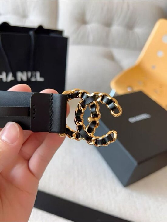 CHANEL Black Smooth Leather Interlocking CC Chain Inlay Buckle Belt